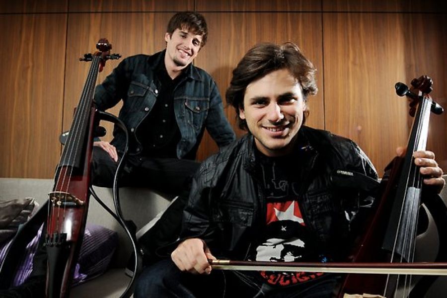 STJEPAN HAUSER I LUKA ŠULIĆ KAO GLAZBENI DUO 2 CELLOS