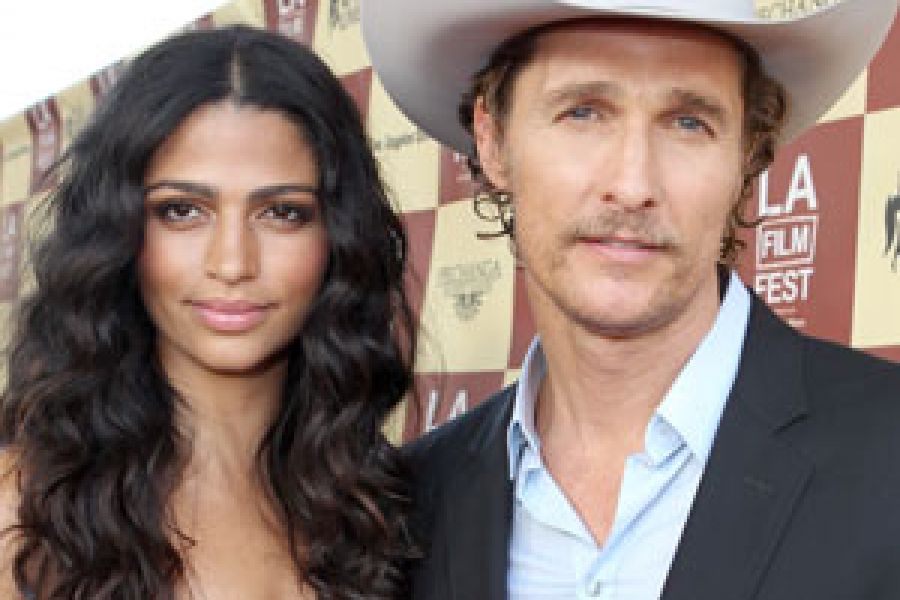 MATTHEW MCCONAUGHEY I CAMILA ALVES