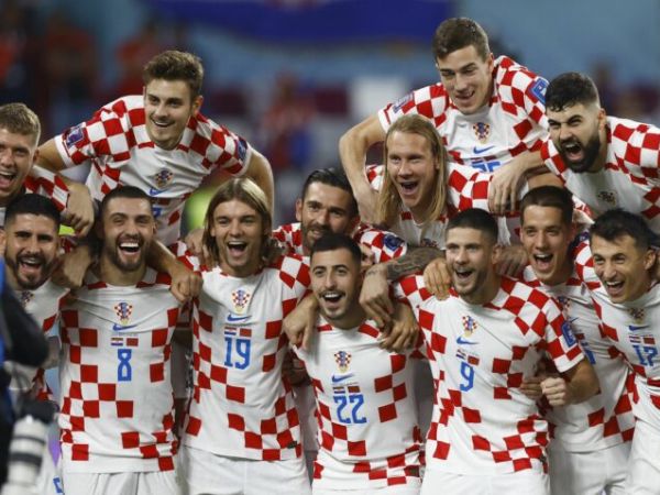 ZVIJEZDE I VATRENI ZA EURO