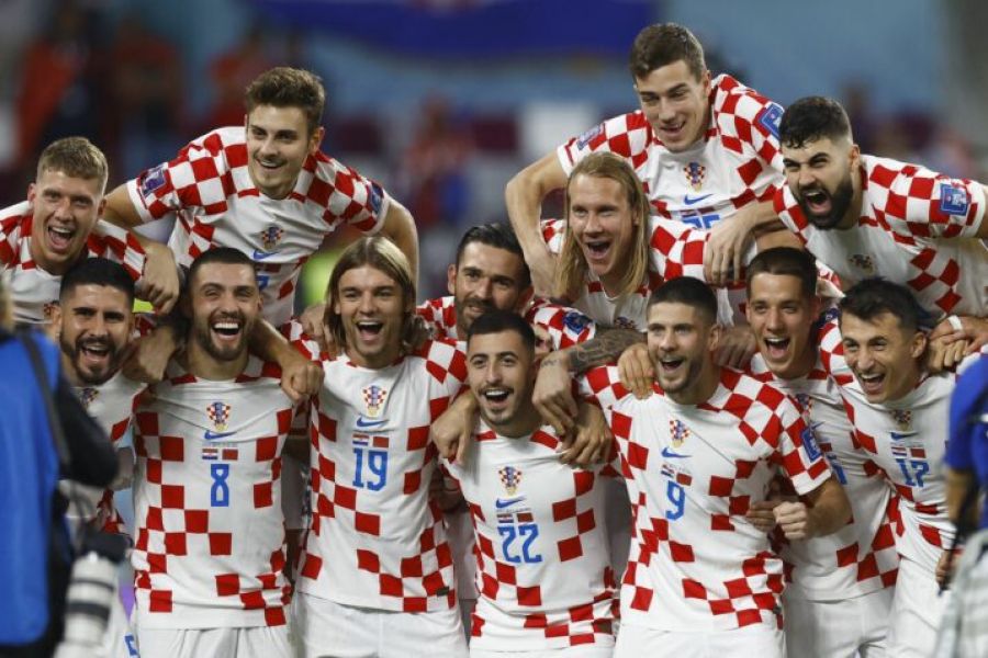 ZVIJEZDE I VATRENI ZA EURO