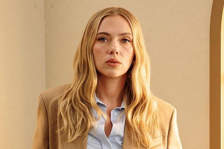 UGODNA I OTVORENA SCARLETT UGODNA I OTVORENA SCARLETT