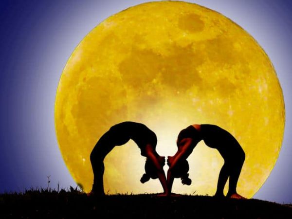 PUN MJESEC U BLIZANCU PUN MJESEC U BLIZANCU