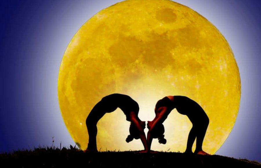 PUN MJESEC U BLIZANCU